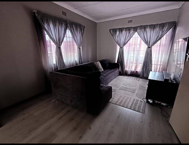 3 BEDROOM HOUSE FOR SALE IN HOMESTEAD